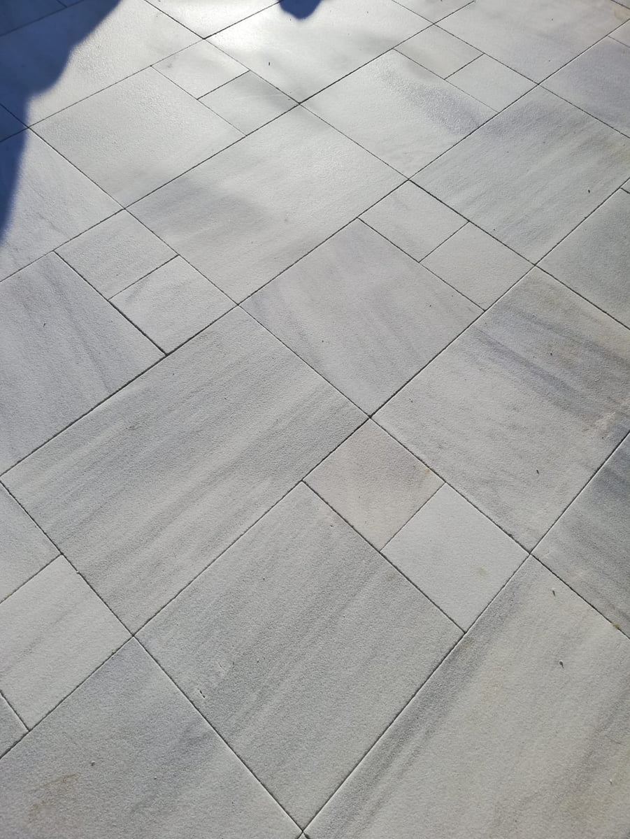 MARMURA MUGLA SET SABLAT 3CM EXTERIOR PAVAJ - Marmură Mugla White Sablat 30.5x61x3cm