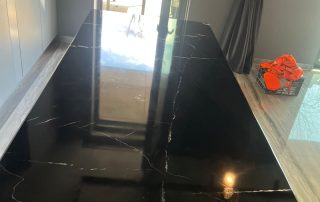 marmura bucatarie proiecte interioare stoneoutlet 4 - Proiecte de Interior folosind Piatră Naturală