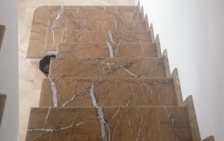 trepte contratrepte din marmura maronie pentru proiecte interioare 2 - Proiecte de Interior folosind Piatră Naturală