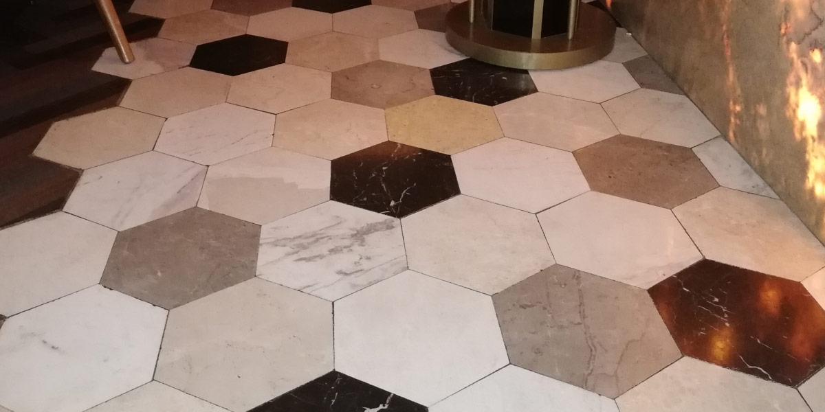 proiect hexagoane piatra naturala - Hexagoane din piatră naturală: soluția ideală pentru zone umede și spații dificile